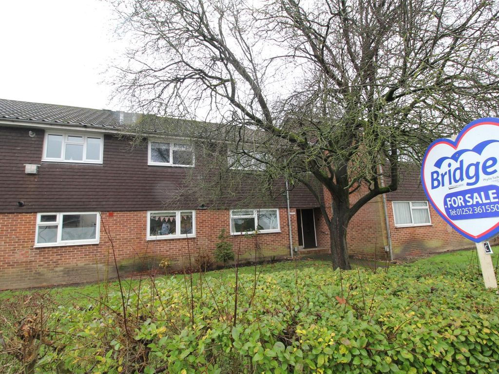 2 bed flat for sale in Cove Road, Farnborough, Hampshire GU14 Zoopla