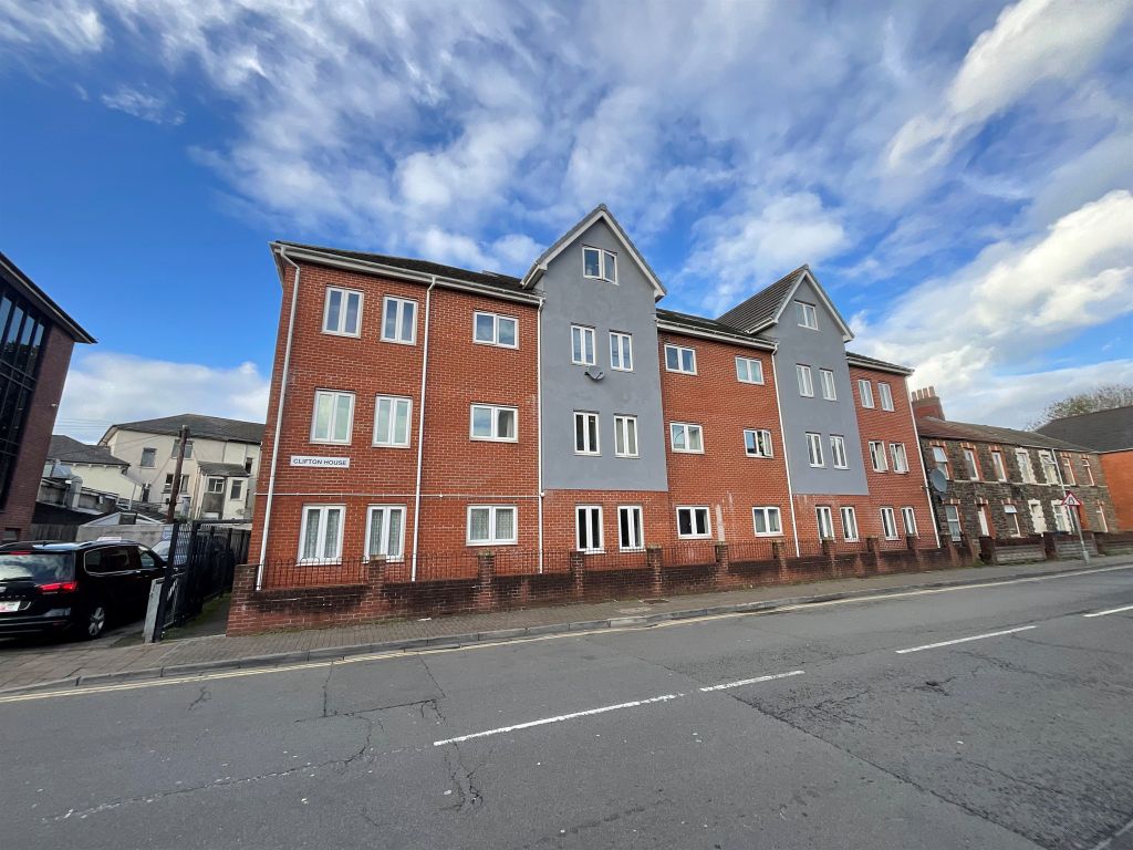 1 bed flat for sale in Broadway, Roath, Cardiff CF24, £110,000 Zoopla