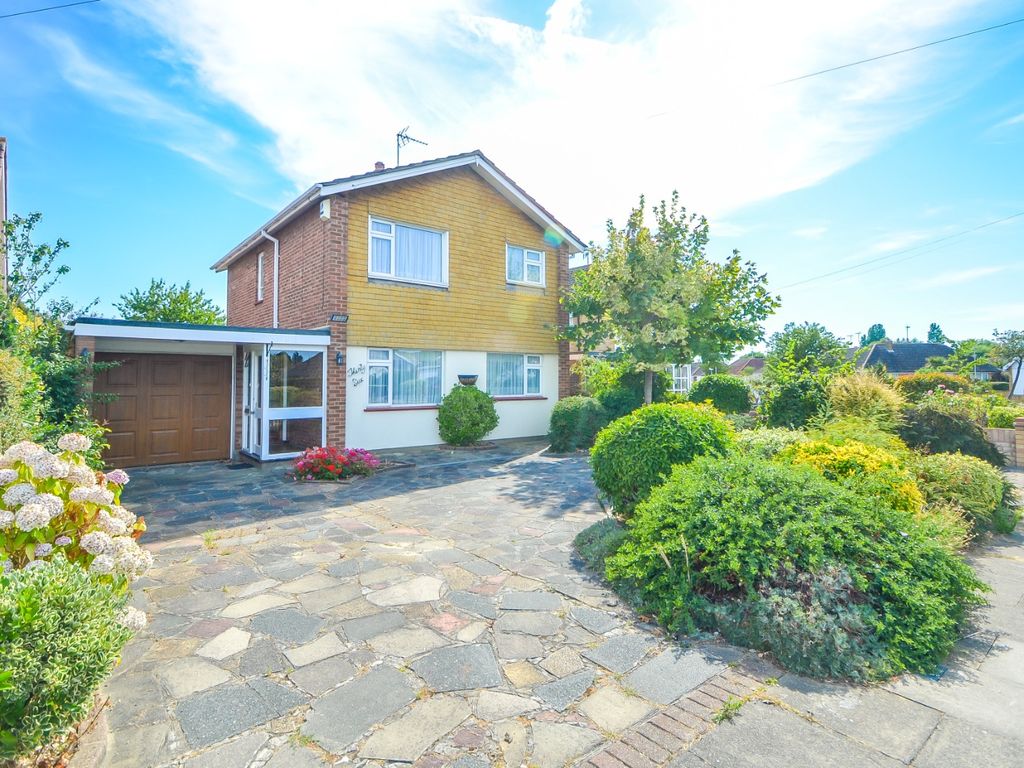 3 bed detached house for sale in Wyatts Drive, SouthendOnSea SS1 Zoopla