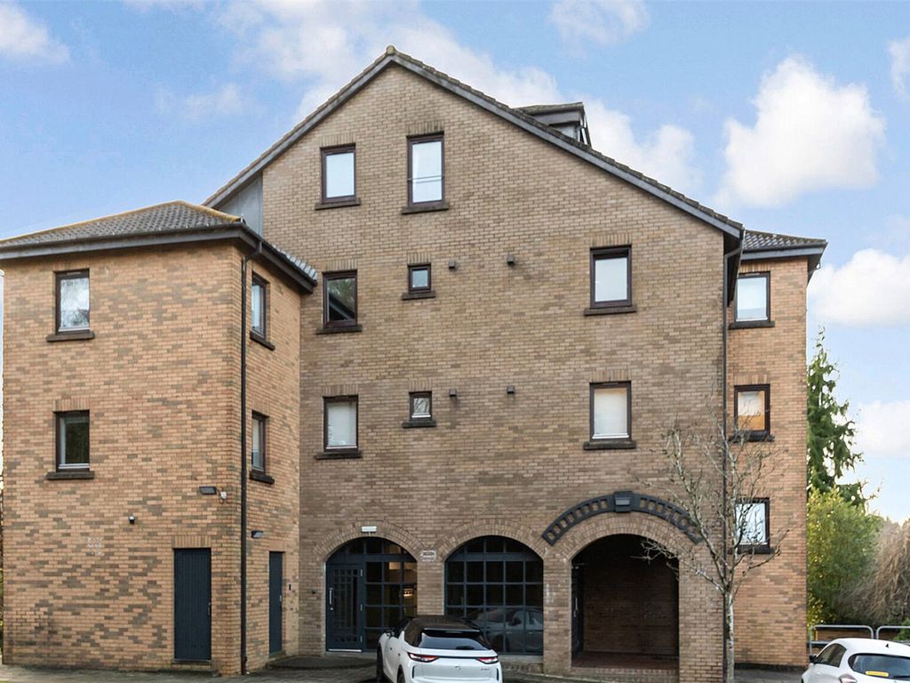 1 bed flat for sale in Glen Lednock Drive, Cumbernauld, Glasgow G68, £95,000 Zoopla