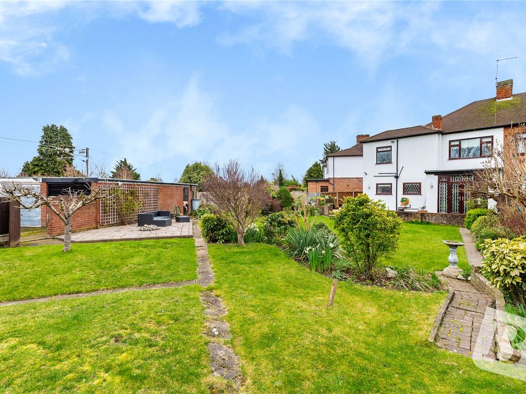 3 bed semidetached house for sale in Osborne Close, Hornchurch RM11, £