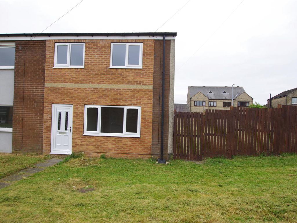 3 bed end terrace house to rent in Fall Spring Gardens, Holywell Green