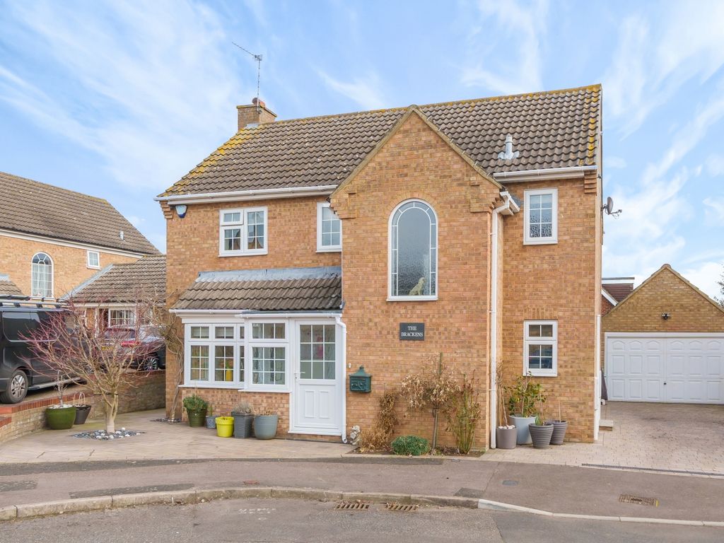 3 bed detached house for sale in Dawson Drive, Hextable, Swanley BR8