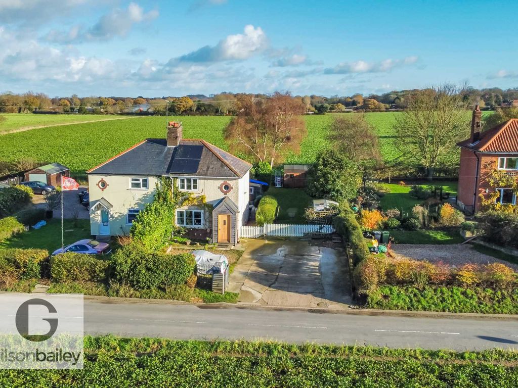 3 bed semidetached house for sale in Horsey Road, West Somerton NR29