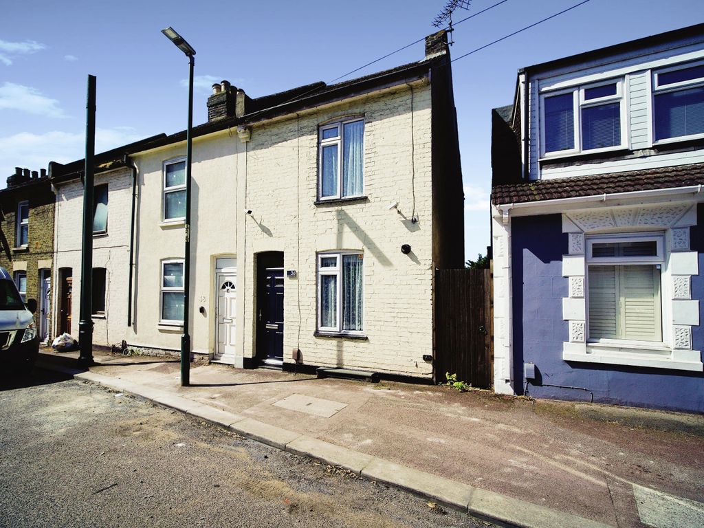 3 bed end terrace house for sale in Upper Luton Road, Chatham, Kent ME5 Zoopla