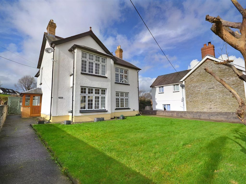 4 bed detached house for sale in Velindre, Llandysul SA44, £390,000