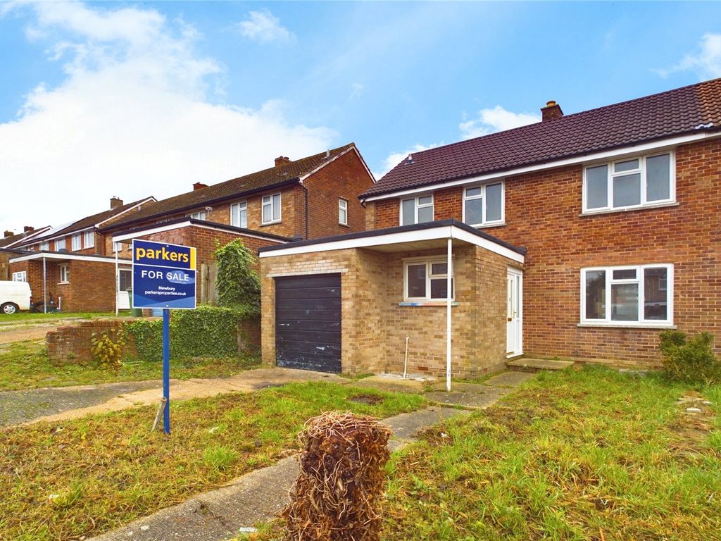 3 bed semidetached house for sale in Cresswell Road, Newbury