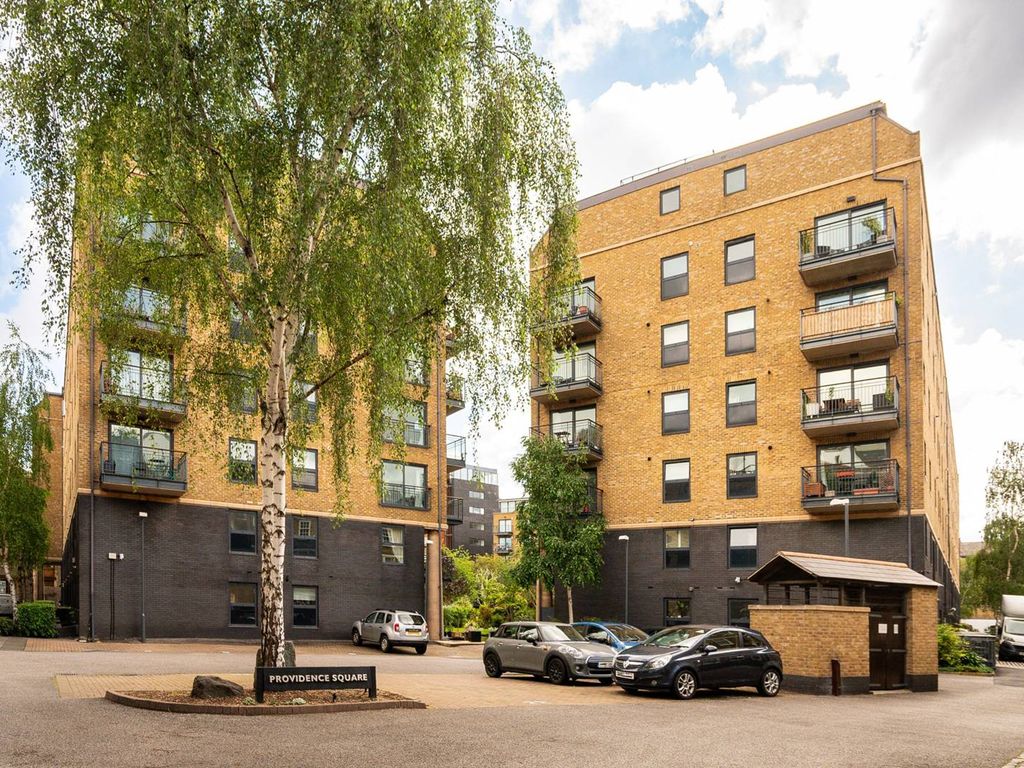 2 bed flat to rent in Providence Square, Shad Thames, London SE1, £