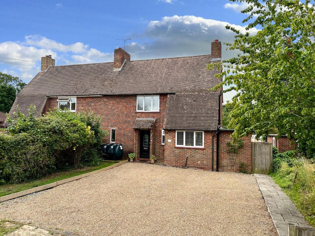 3 bed semidetached house for sale in Woodchurch Road, Shadoxhurst
