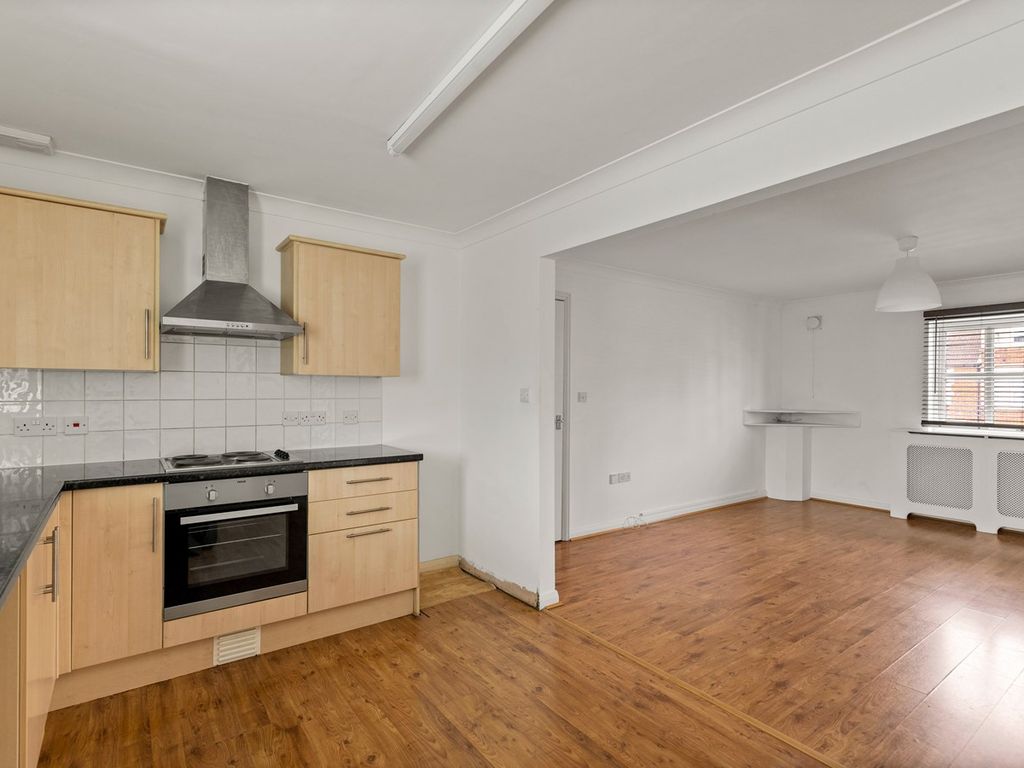 3 bed flat to rent in Station Road, Folkestone CT19 Zoopla