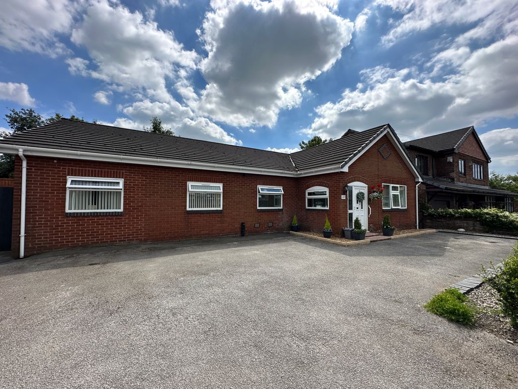 4 bed detached bungalow for sale in Crow Lane West, NewtonLeWillows