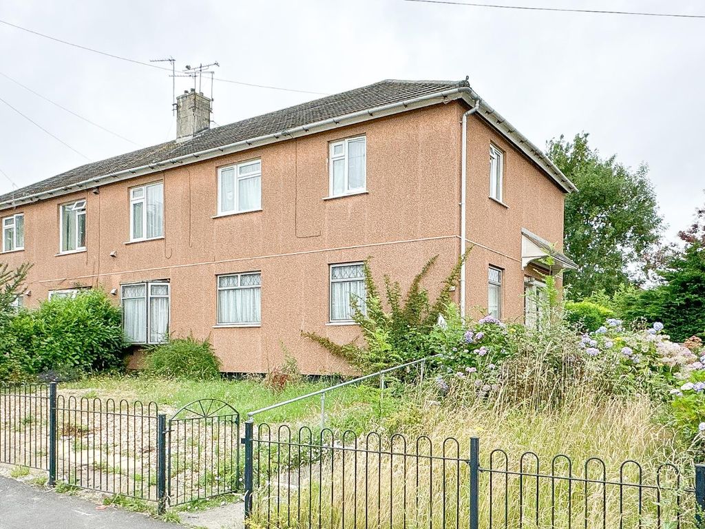 2 bed flat for sale in Wyndham Crescent, Brislington, Bristol BS4, £
