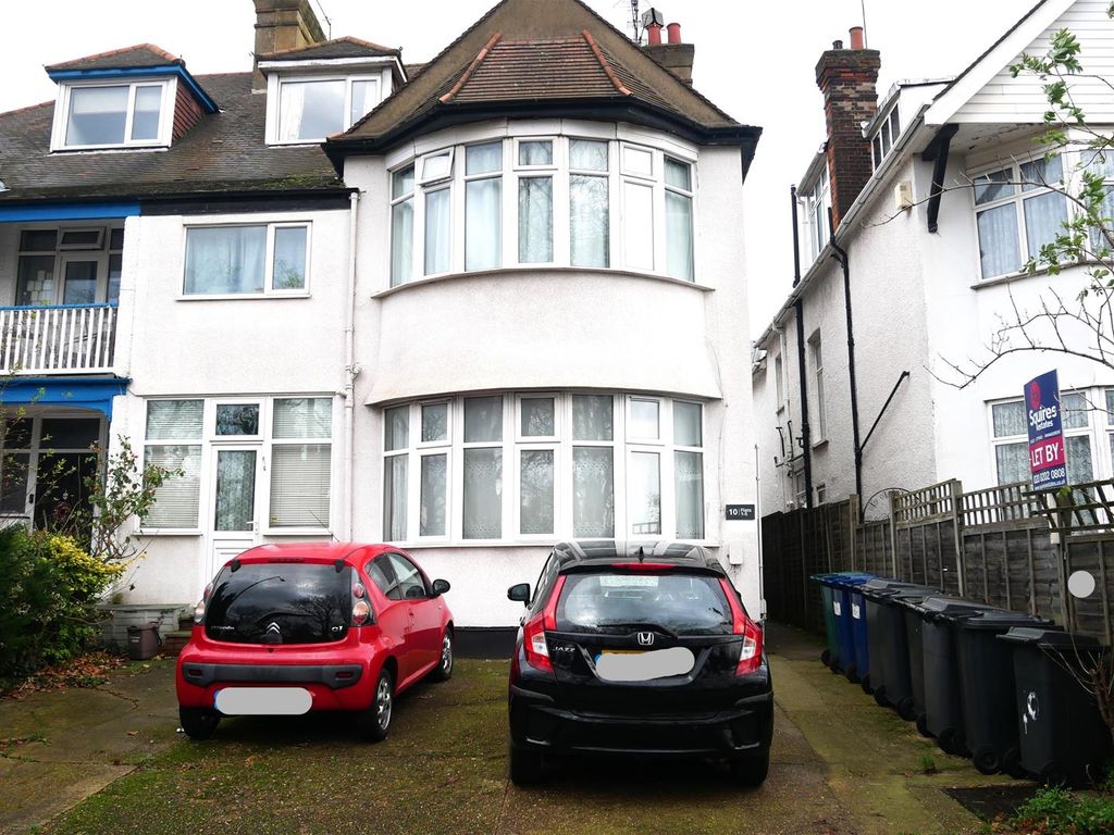 2 bed flat to rent in Queens Road, Hendon, London NW4, £1,798 pcm Zoopla