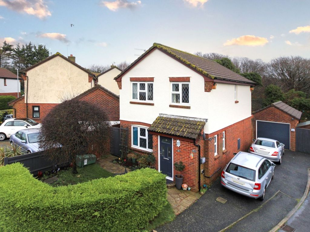 4 bed detached house for sale in Badgers Copse, Seaford BN25 Zoopla