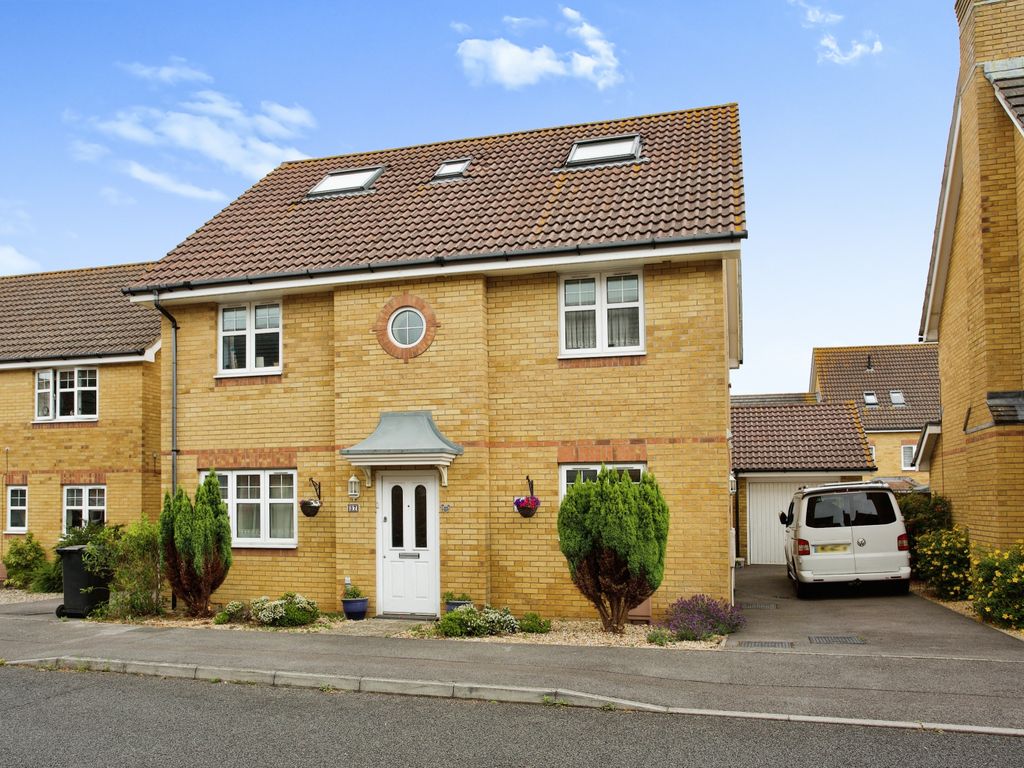 6 bed detached house for sale in Magister Drive, LeeOnTheSolent