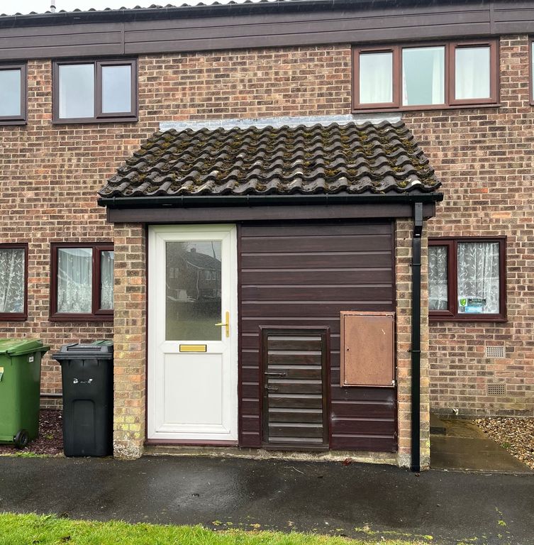 2 bed flat to rent in Sycamore Avenue, Wymondham NR18, £850 pcm Zoopla