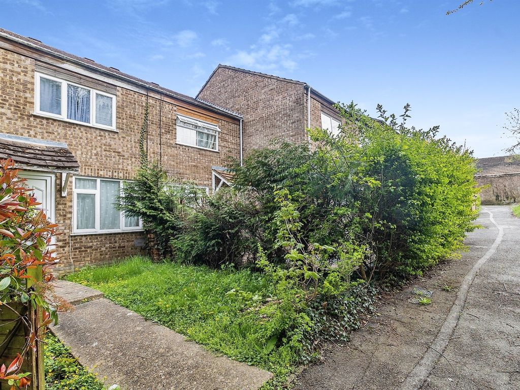 2 bed terraced house for sale in Kite Hill, Eaglestone, Milton Keynes