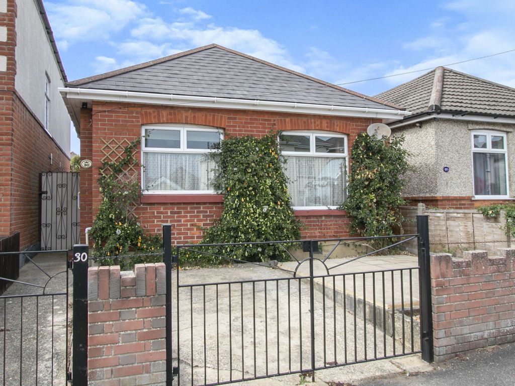 2 bed bungalow for sale in Stamford Road, Southbourne, Bournemouth BH6