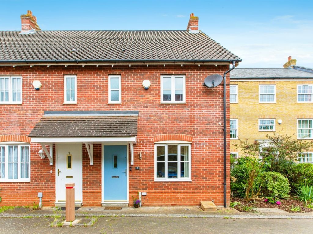2 bed end terrace house for sale in Millhouse Walk, Great Cambourne