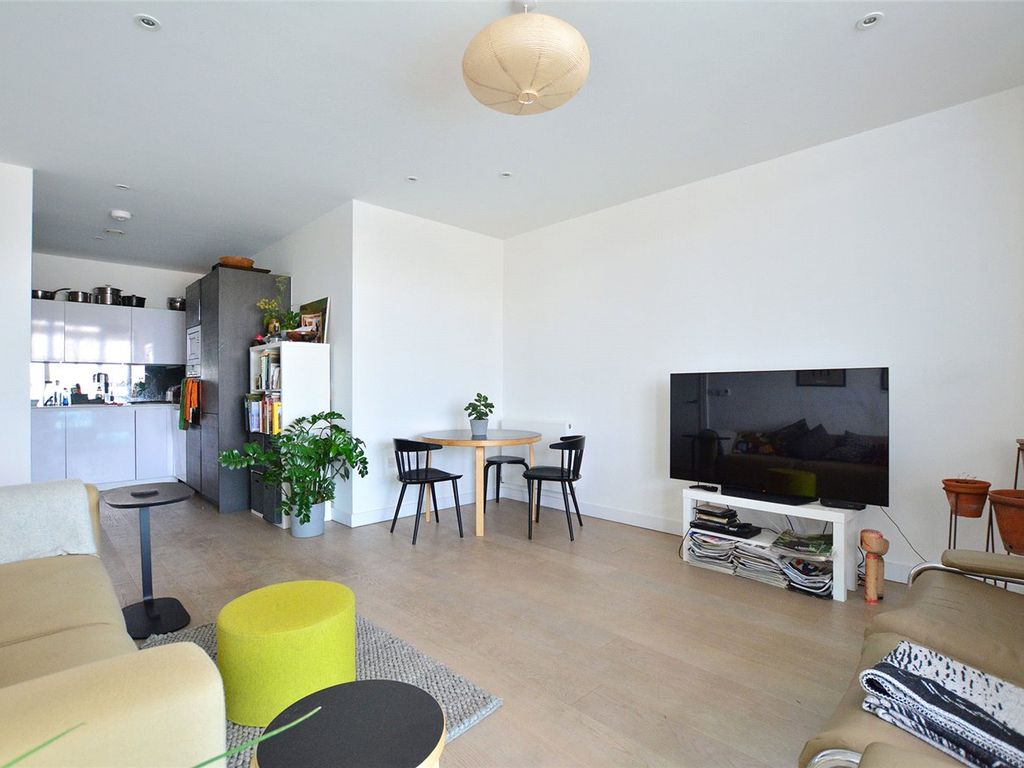 2 bed flat to rent in Granite Apartments, 30 River Gardens Walk, London