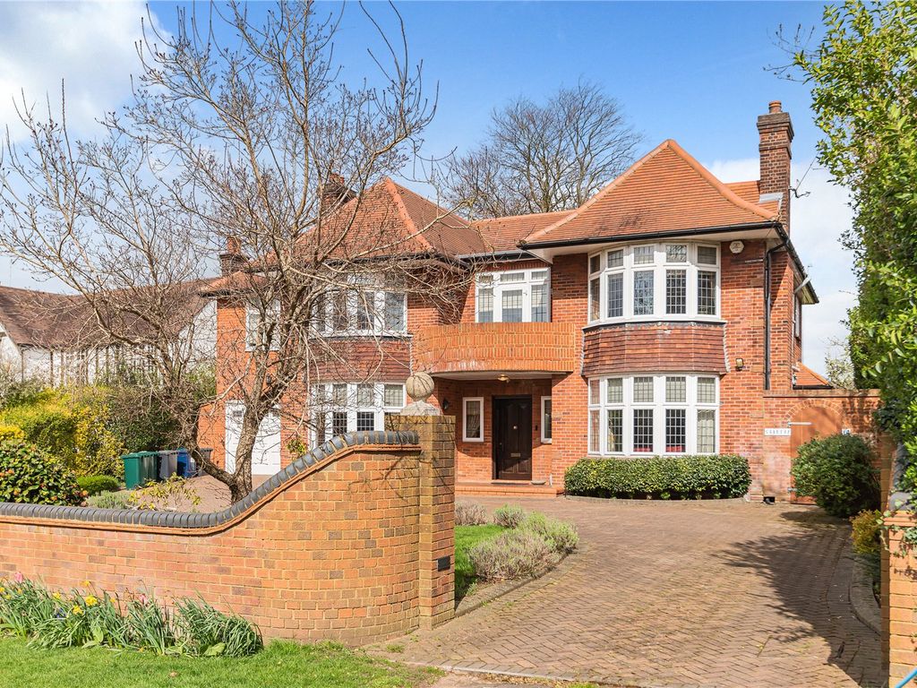 5 bed detached house for sale in Galley Lane, Arkley, Hertfordshire EN5