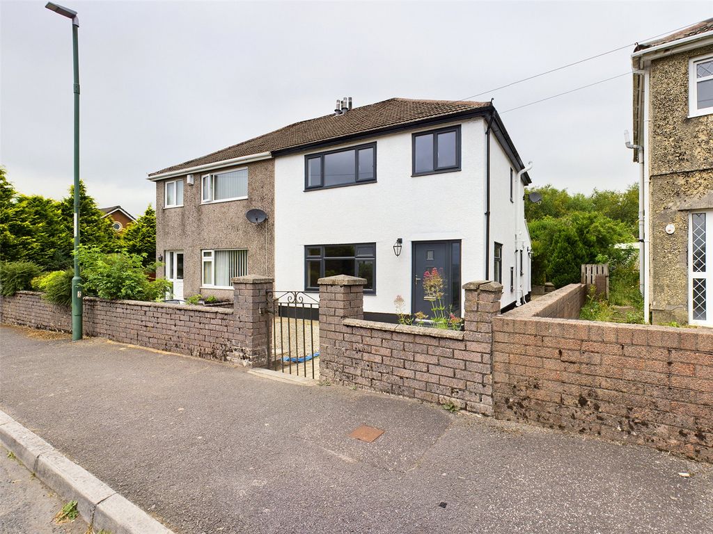 3 bed semidetached house for sale in Highlands Road, Beaufort, Ebbw