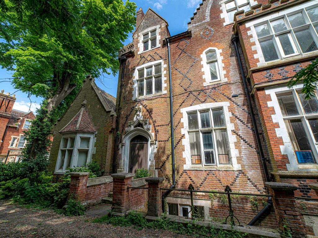 3 bed flat for sale in New Dover Road, Canterbury CT1, £375,000 Zoopla