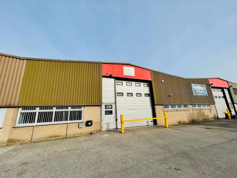 Industrial to let in 8C, 8C Bowes Road, Riverside Park Industrial