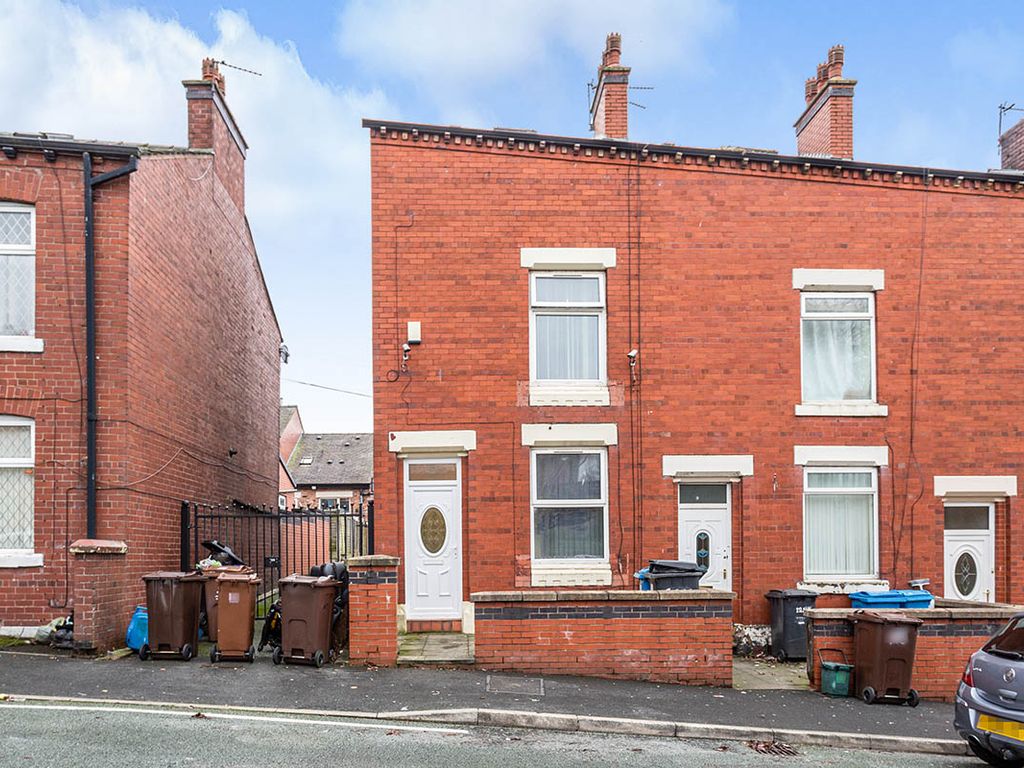 3 bed end terrace house for sale in Cottam Street, Oldham, Greater