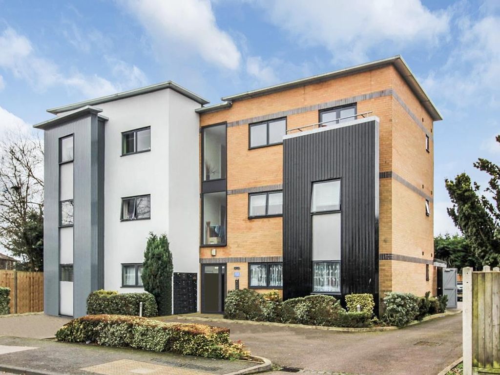 2 bed flat for sale in Tawneys Road, Harlow CM18 Zoopla