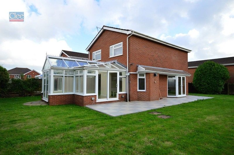 4 bed detached house to rent in King Court, Sketty, Swansea, City And County Of Swansea