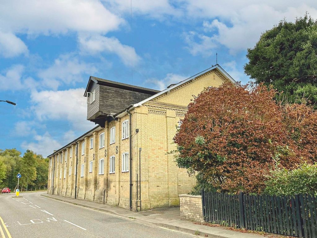 1 bed flat for sale in Station Road, Sawbridgeworth CM21, £235,000 Zoopla