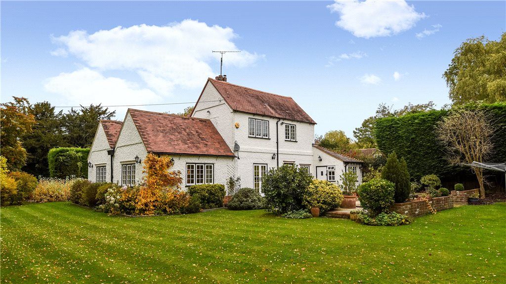 4 bed detached house for sale in Orchard Road, Hurst, Reading RG10 Zoopla