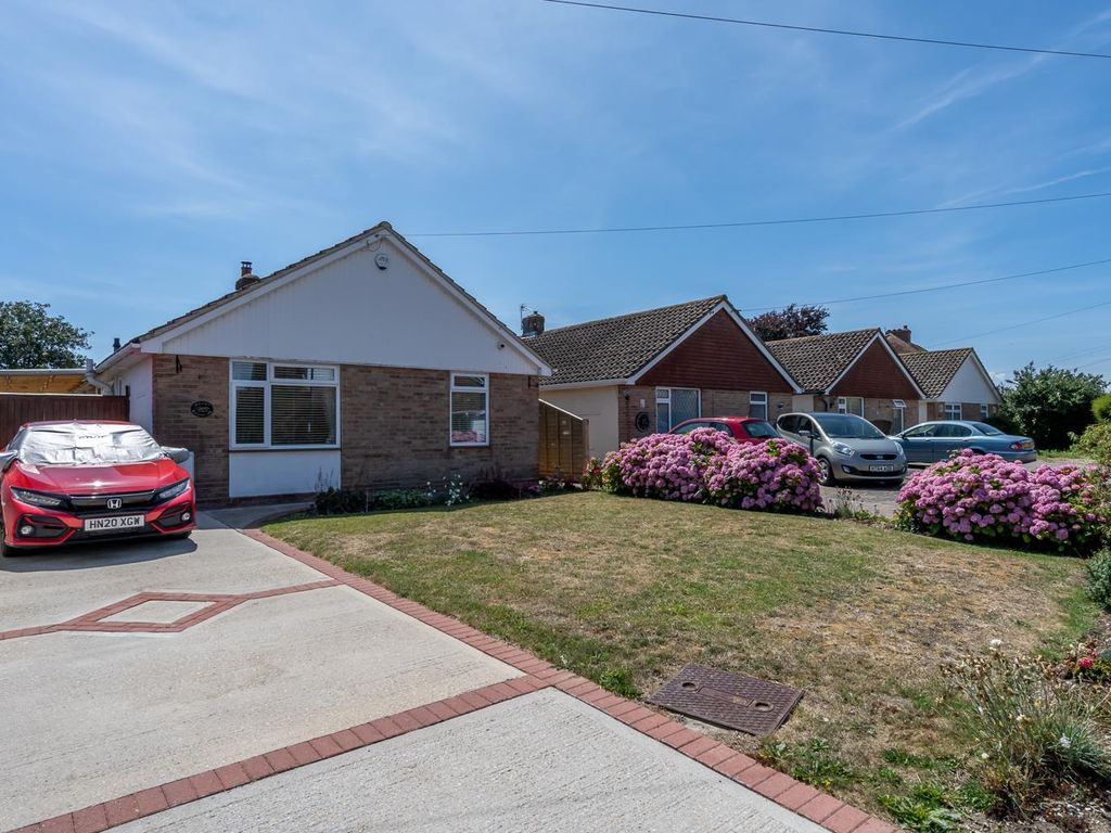 2 bed detached bungalow for sale in Summer Lane, Pagham, Bognor Regis