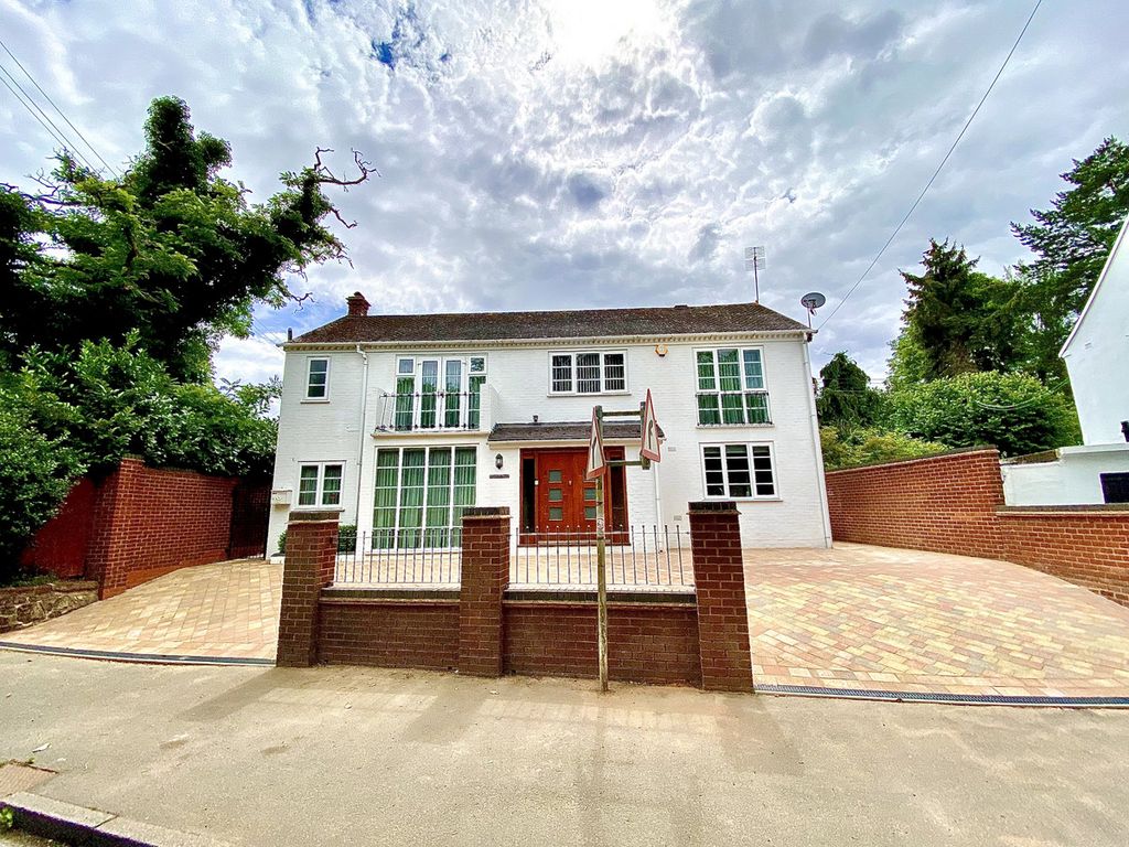 4 bed detached house for sale in Drayton Road, Belbroughton