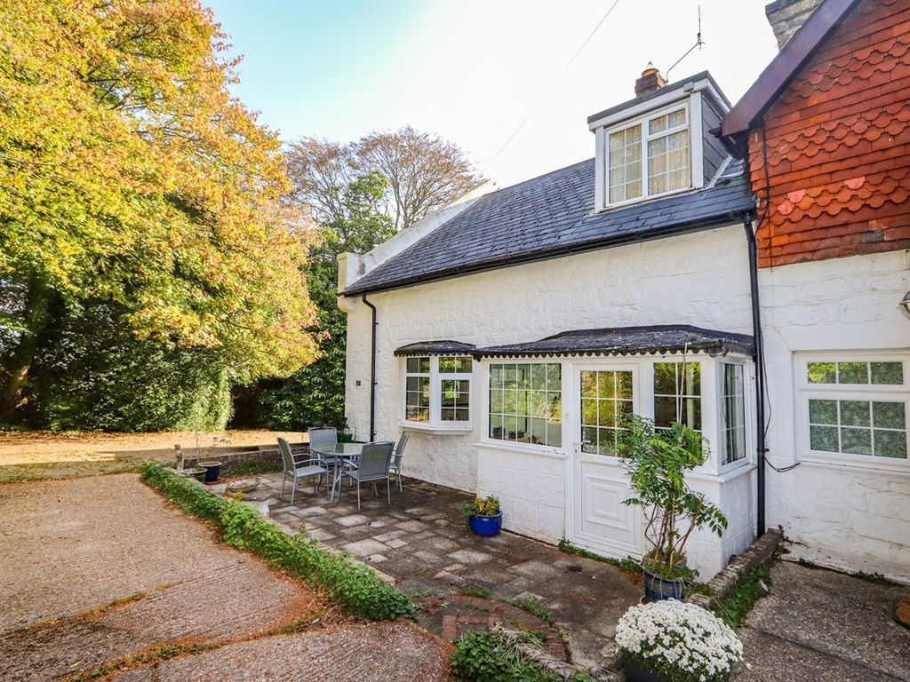 3 bed property for sale in Stonestile Lane, Hastings TN35, £340,000 Zoopla