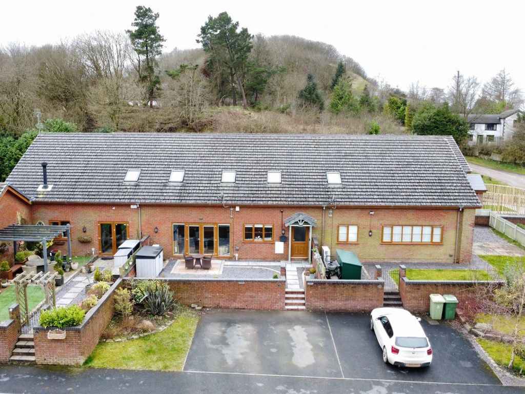 4 bed mews for sale in Ruthin Road, Bwlchgwyn, Wrexham LL11, £320,000 Zoopla