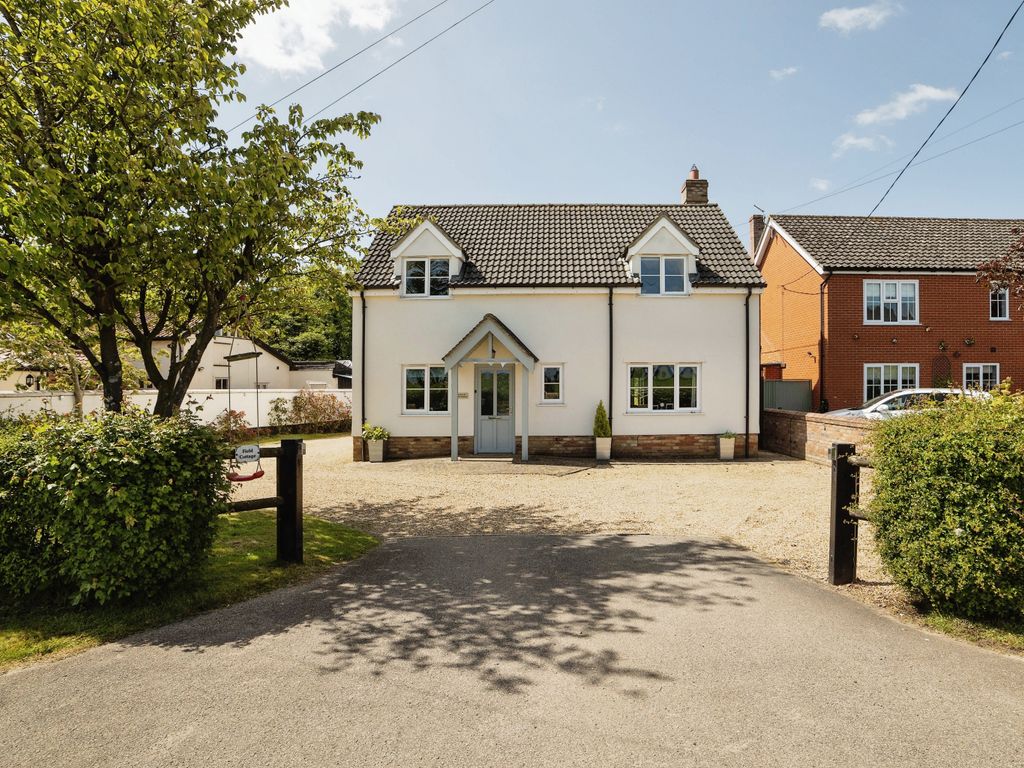 4 bed cottage for sale in Mere Road, Stow Bedon, Attleborough, Norfolk