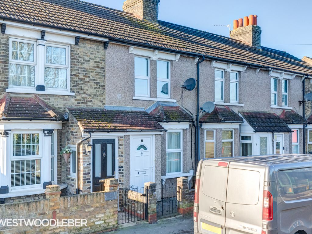 2 bed terraced house to rent in Old Highway, Hoddesdon EN11, £1,450 pcm