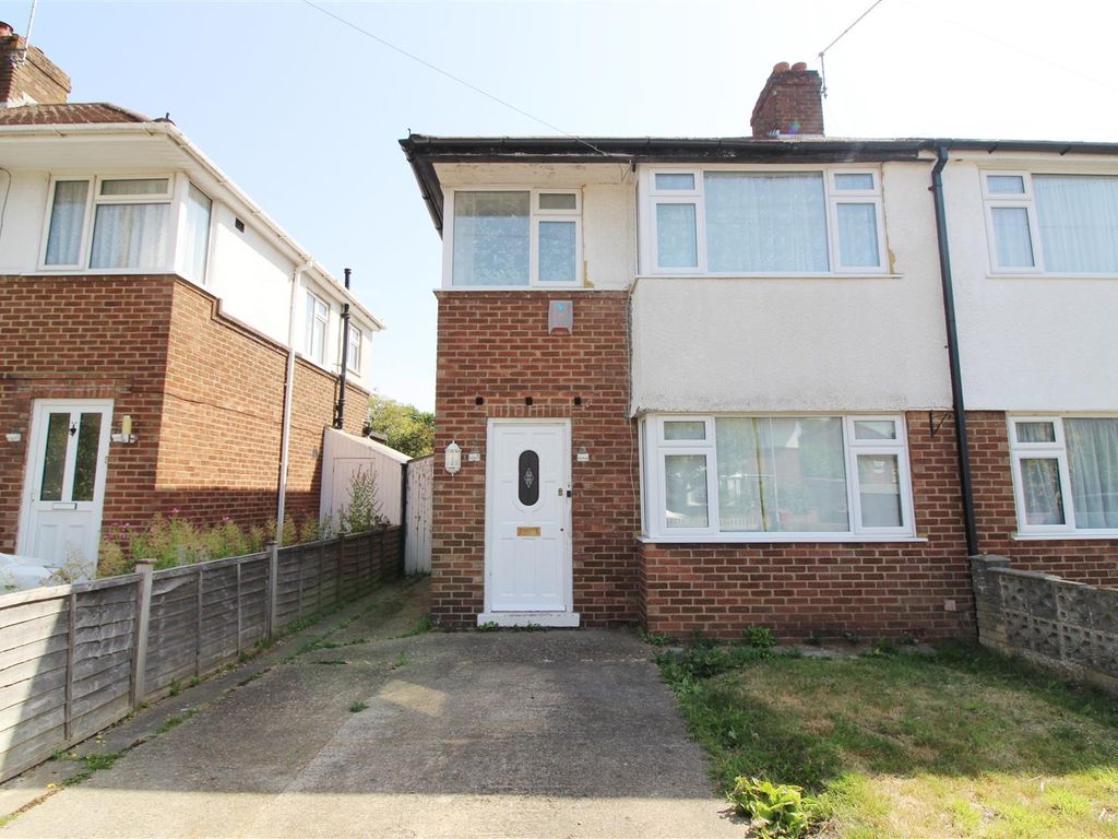 3 bed semidetached house to rent in Rossendale Road, Caversham