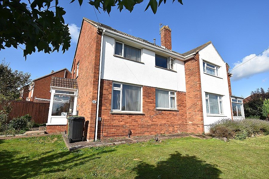 3 bed semidetached house for sale in Harrington Lane, Exeter EX4, £