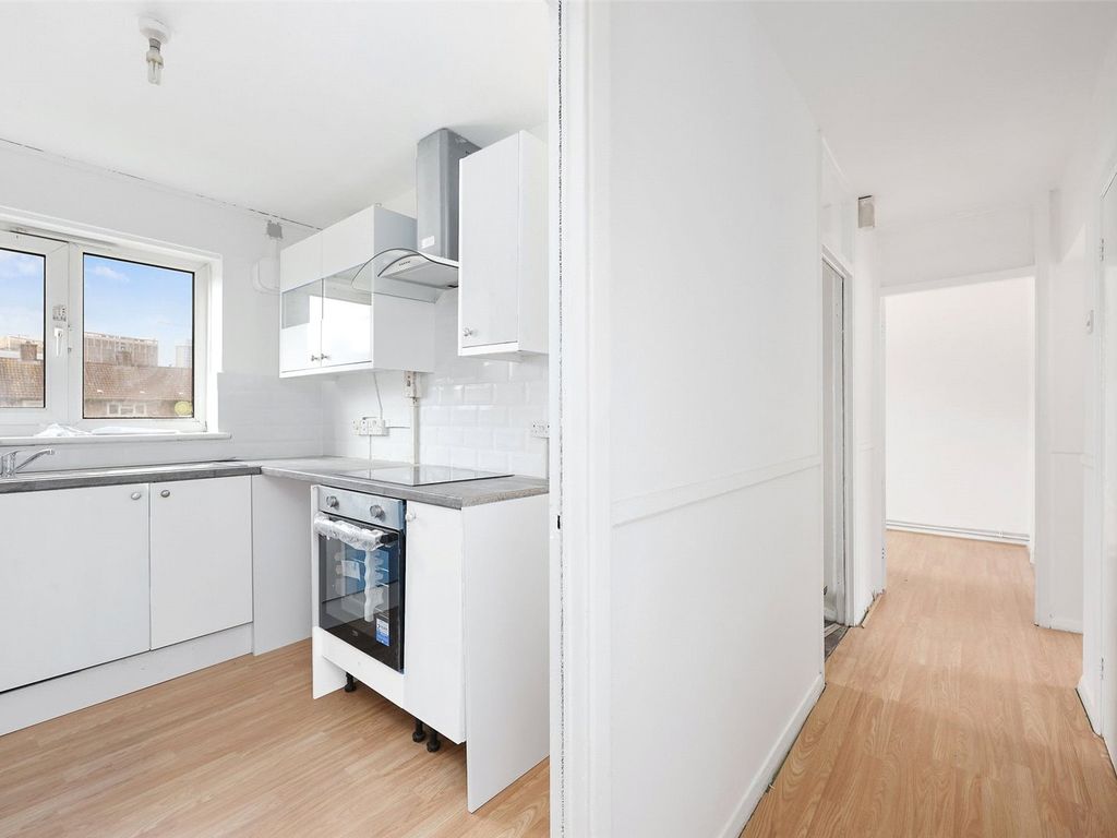 2 bed flat to rent in Thorne Close, London E16, £1,750 pcm Zoopla