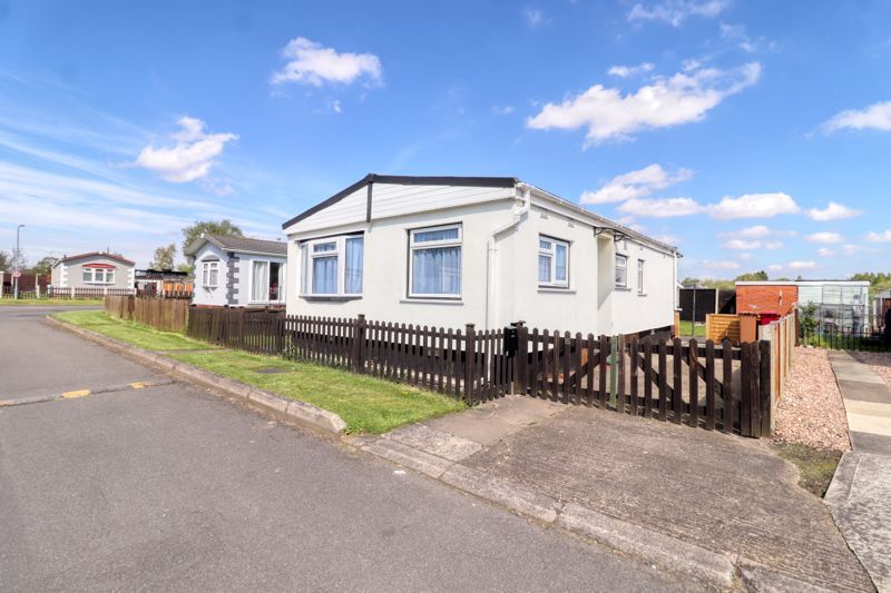 3 bed detached bungalow for sale in Main Avenue, Ashfield Park