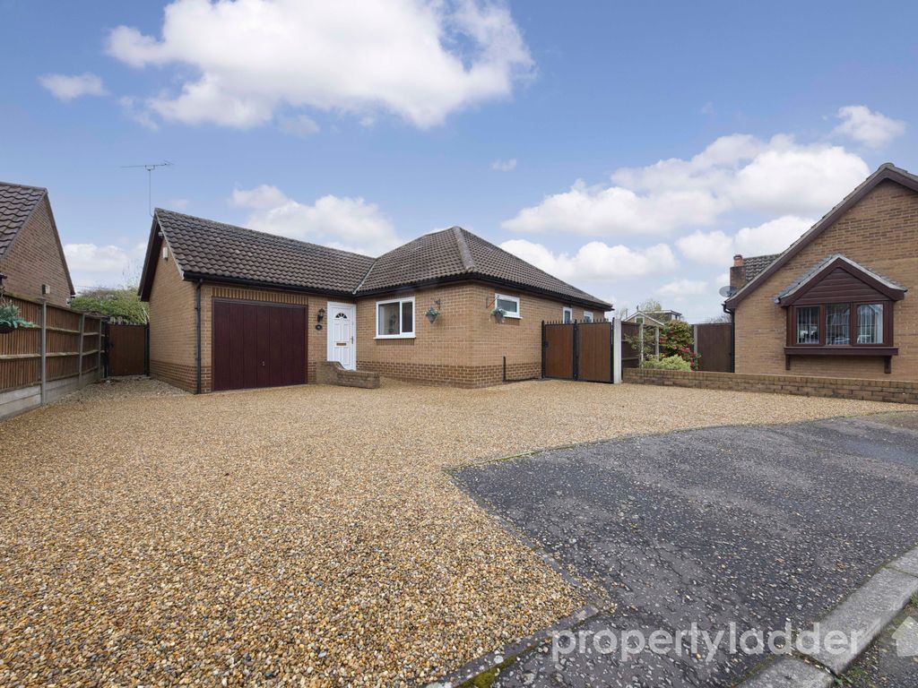 2 bed detached bungalow for sale in Julian Road, Spixworth, Norwich NR10, £360,000 Zoopla