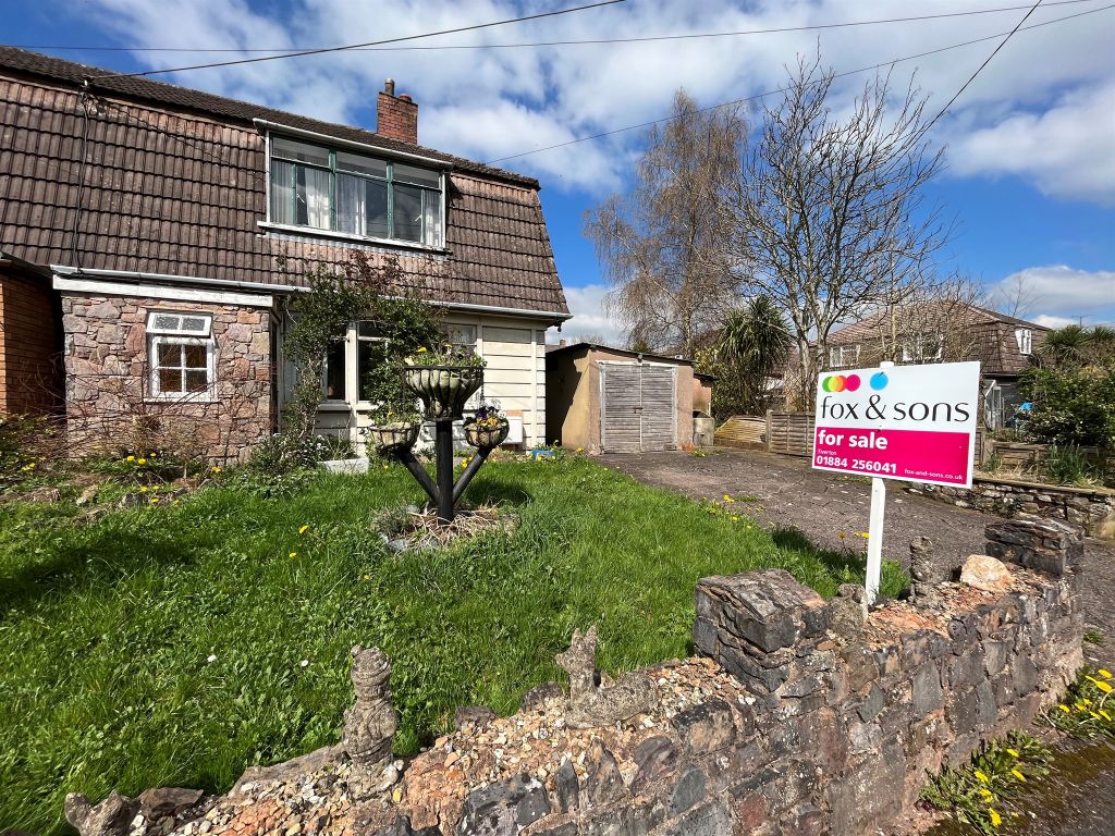 3 bed end terrace house for sale in Beaufort Close, Sampford Peverell