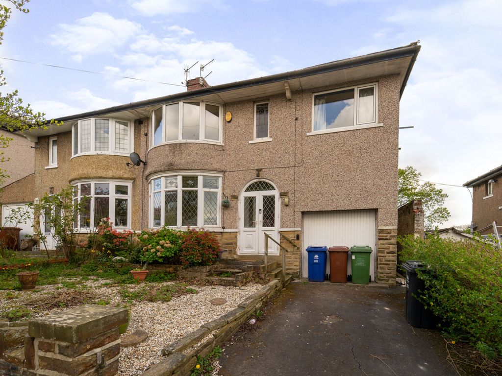 4 bed semidetached house for sale in Westbourne Avenue, Burnley, Lancashire BB11 Zoopla
