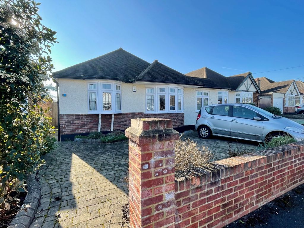 2 bed detached bungalow for sale in Marion Avenue, Shepperton TW17 Zoopla