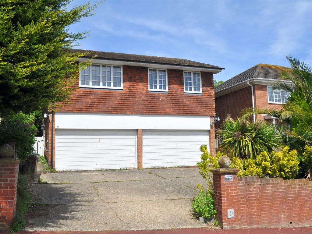 2 Bed Flat For Sale In Rowsley Road Meads Eastbourne BN20 425 000 2 Bed Flat For Sale In Rowsley Road Meads Eastbourne BN20 425 000