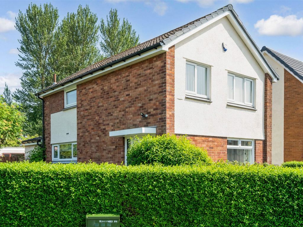3 bed detached house for sale in Hazel Dene, Glasgow, East Dunbartonshire G64, £