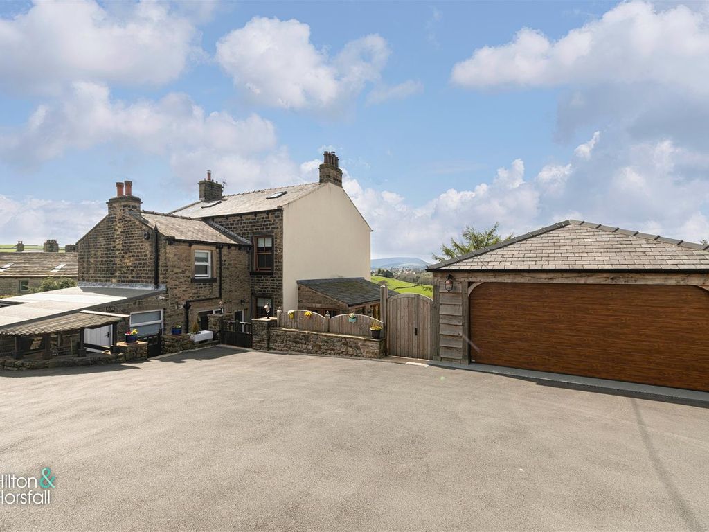 3 bed property for sale in Pendle View, Winewall, Trawden BB8 Zoopla